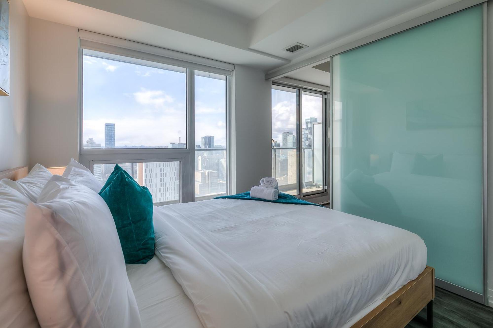 Panorama Suites Downtown โตรอนโต ภายนอก รูปภาพ