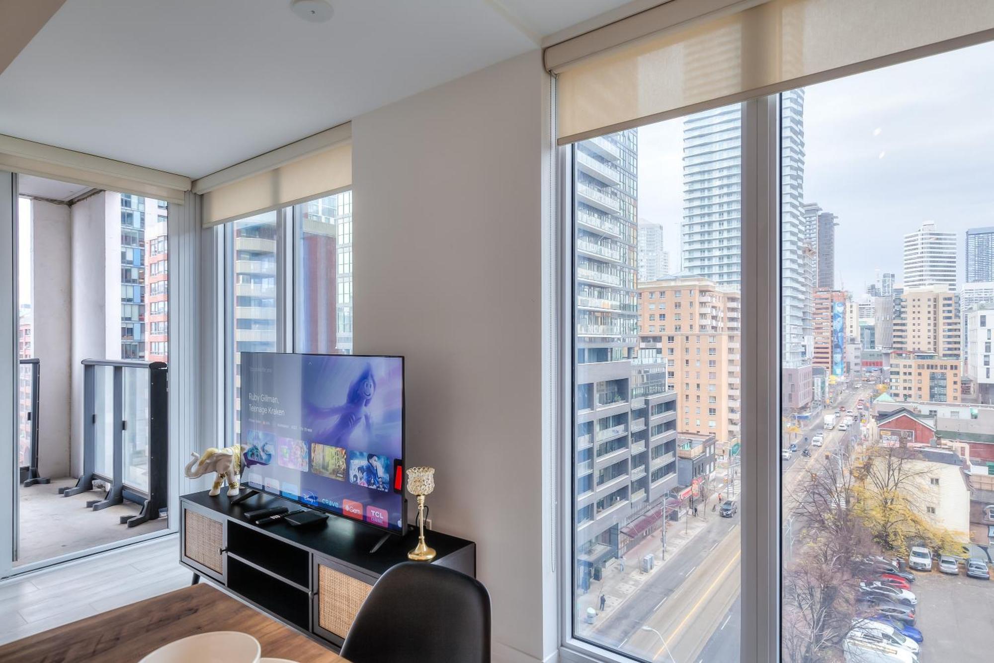 Panorama Suites Downtown โตรอนโต ภายนอก รูปภาพ